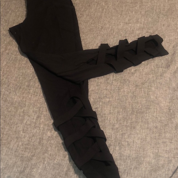 Athleta Pants - Athleta cut out leggings